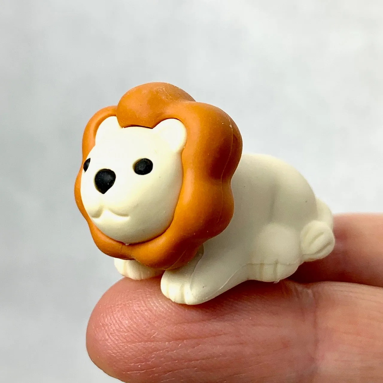 382371 IWAKO SAFARI ANIMAL ERASER-30