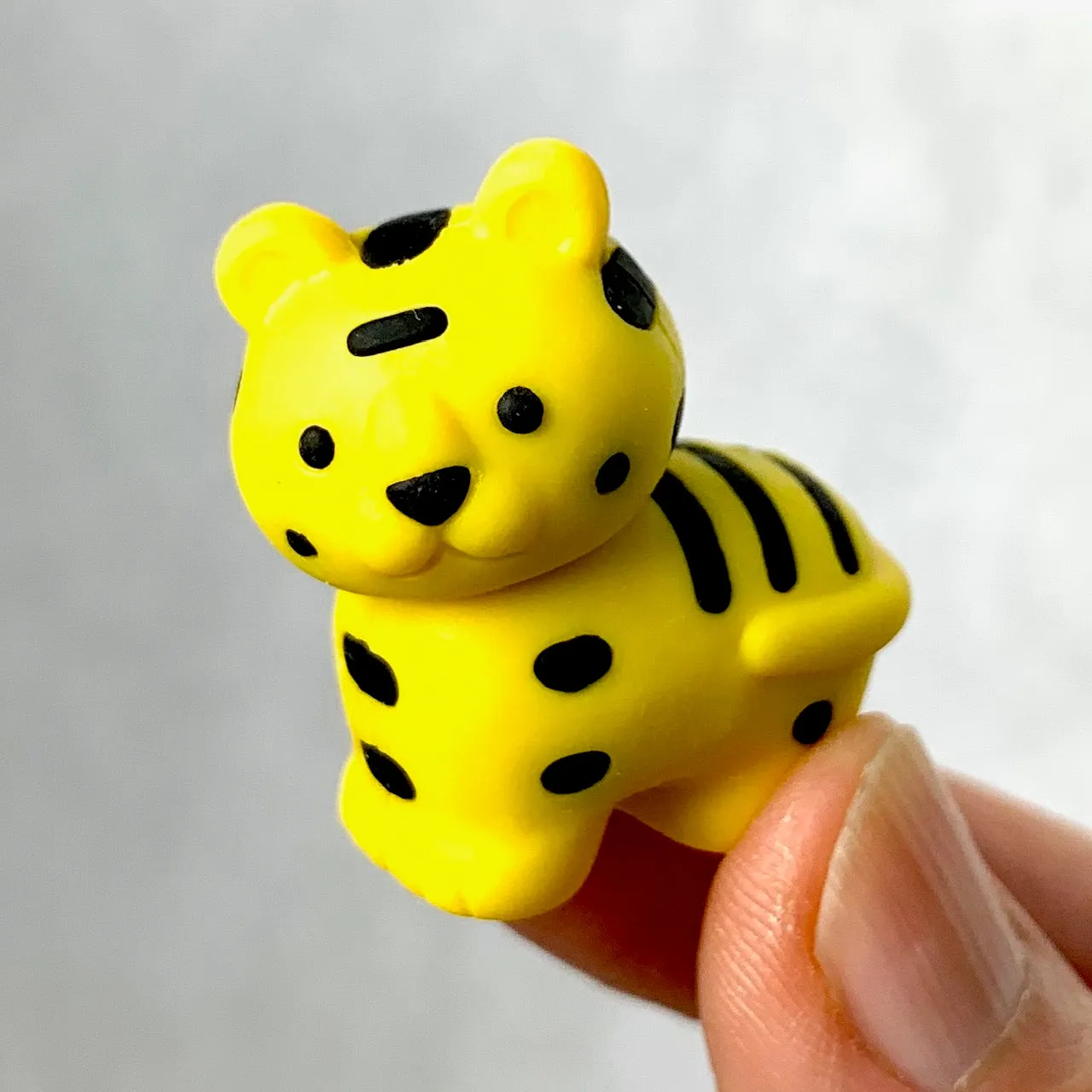 382371 IWAKO SAFARI ANIMAL ERASER-30