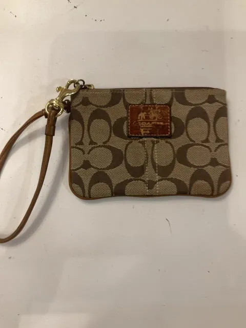 {{ClientCode}} BROWN COACH wristlet