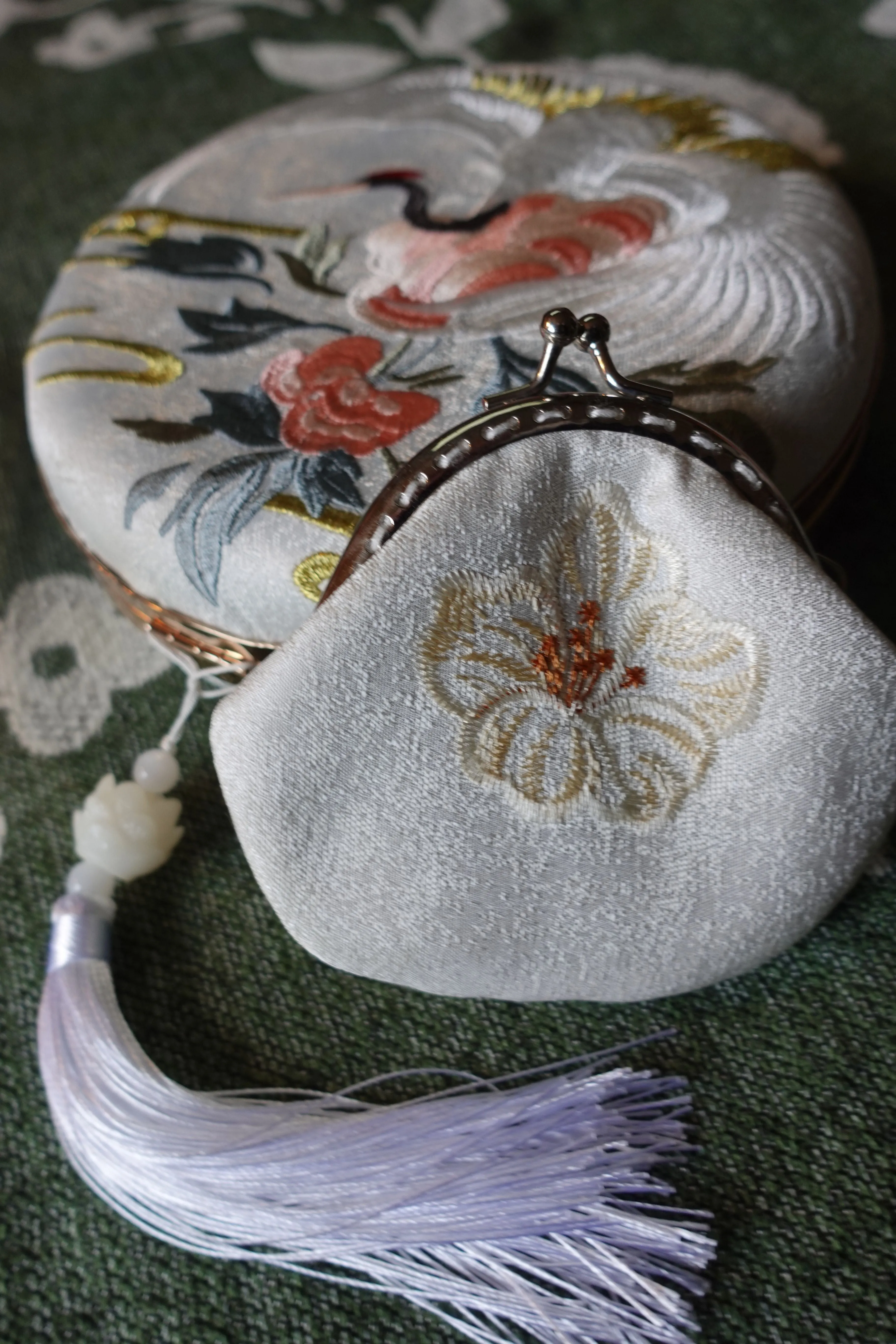 Hè Wu 鹤舞 Crane Dance Embroidered Hard Shell Purse