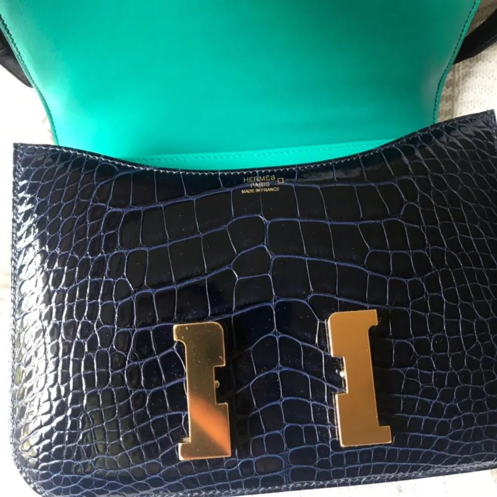 Hermès Constance Limited Edition 24 Bleu Saphir/Bleu Paon Verso Alligator Mississippi Lisse Gold Hardware GHW